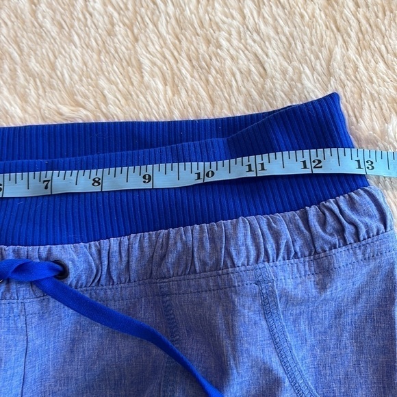 ATHLETA Cobalt Blue Allegro Drawstring Rushed Capri Pants Size 2 ? - Picture 5 of 12